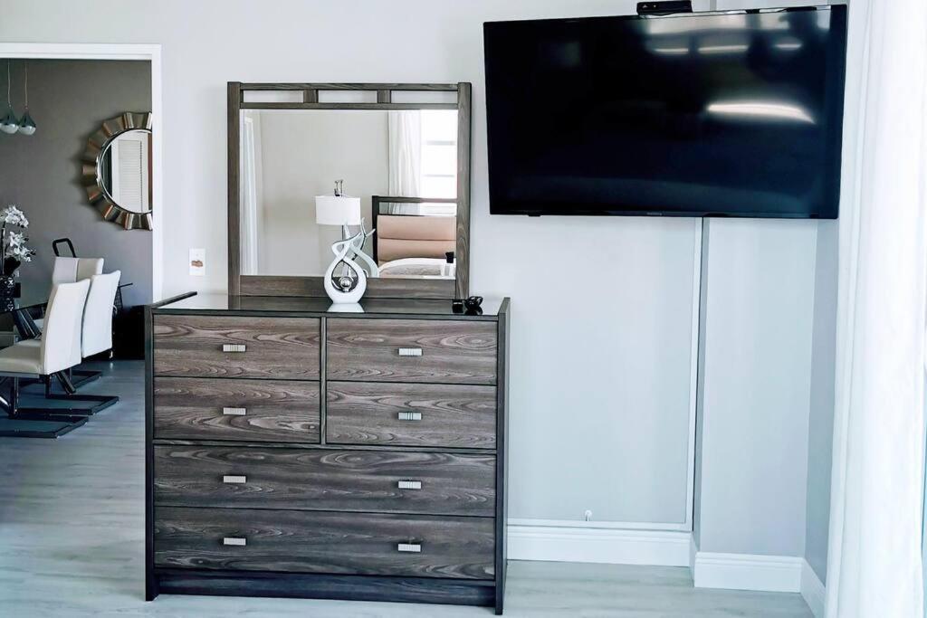 Luxury Stylish Oceanfront 2 Bedroom 2 Bathroom In Hollywood Fl Zewnętrze zdjęcie