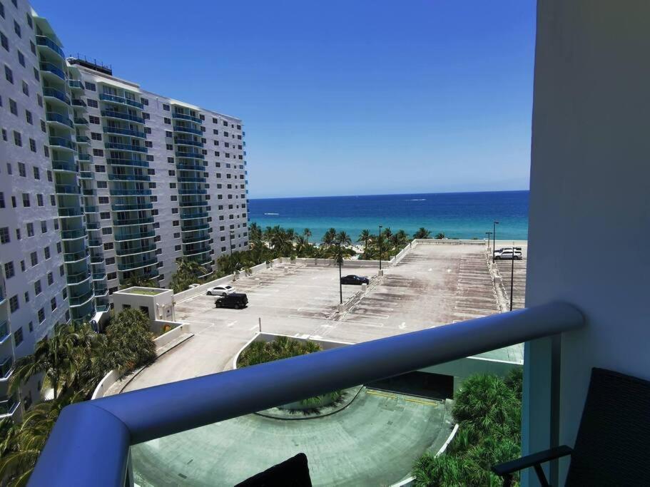Luxury Stylish Oceanfront 2 Bedroom 2 Bathroom In Hollywood Fl Zewnętrze zdjęcie