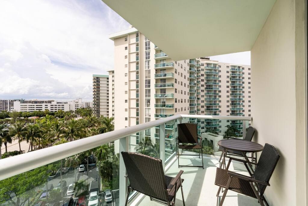 Luxury Stylish Oceanfront 2 Bedroom 2 Bathroom In Hollywood Fl Zewnętrze zdjęcie
